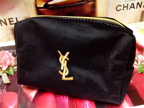 Yves Saint Laurent Makeup Makeup Bags for sale 